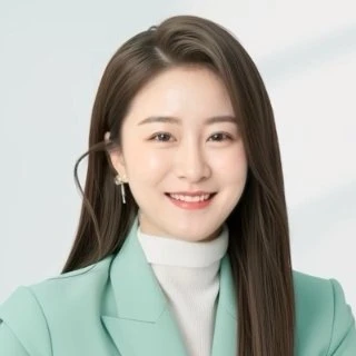 Effie Yifei Guo